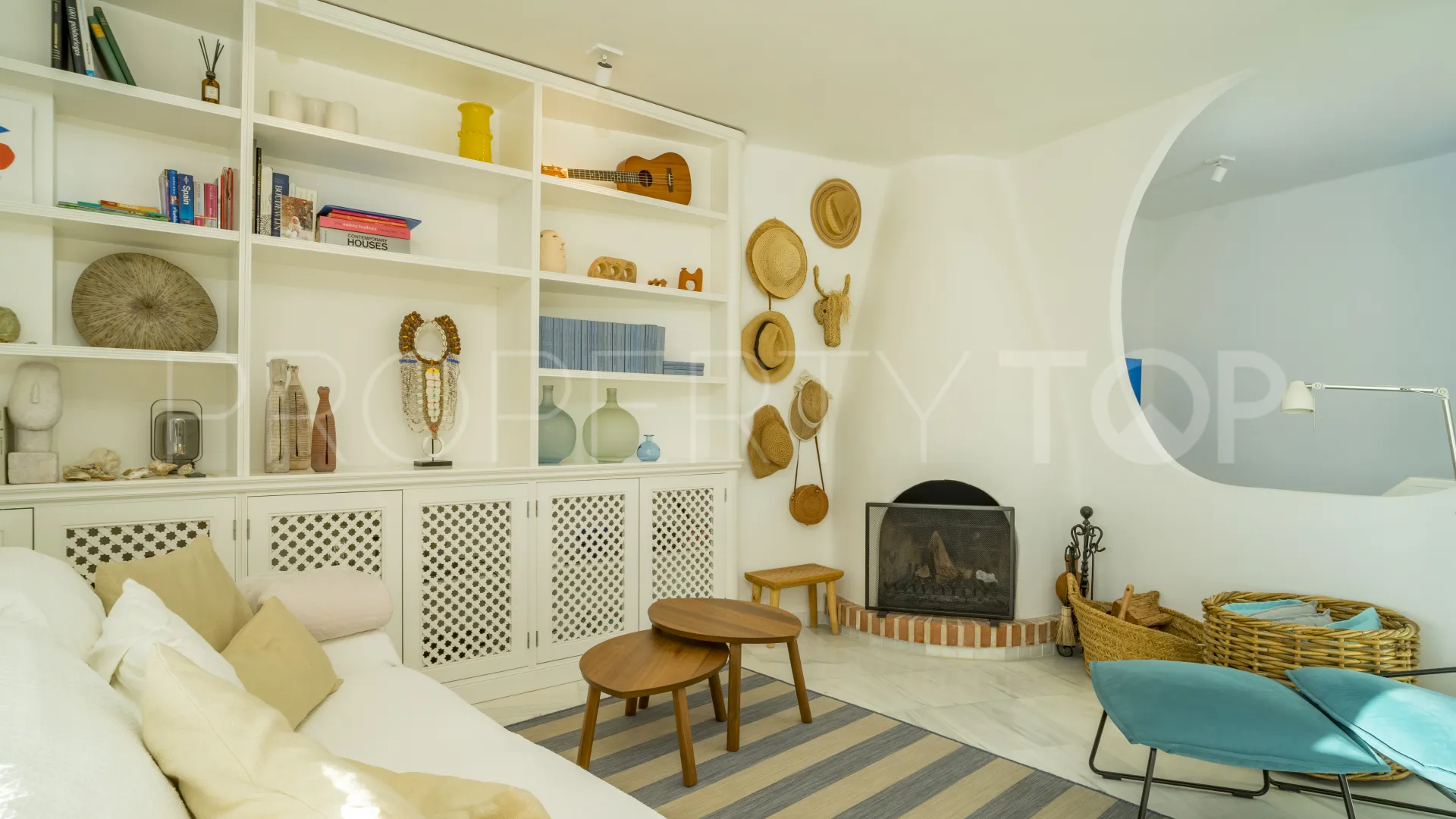 Town house for sale in Lomas de los Monteros with 4 bedrooms