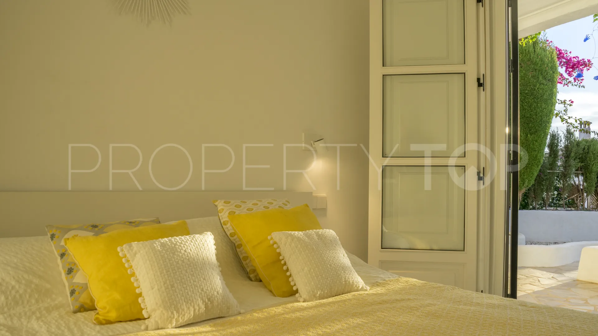 Town house for sale in Lomas de los Monteros with 4 bedrooms