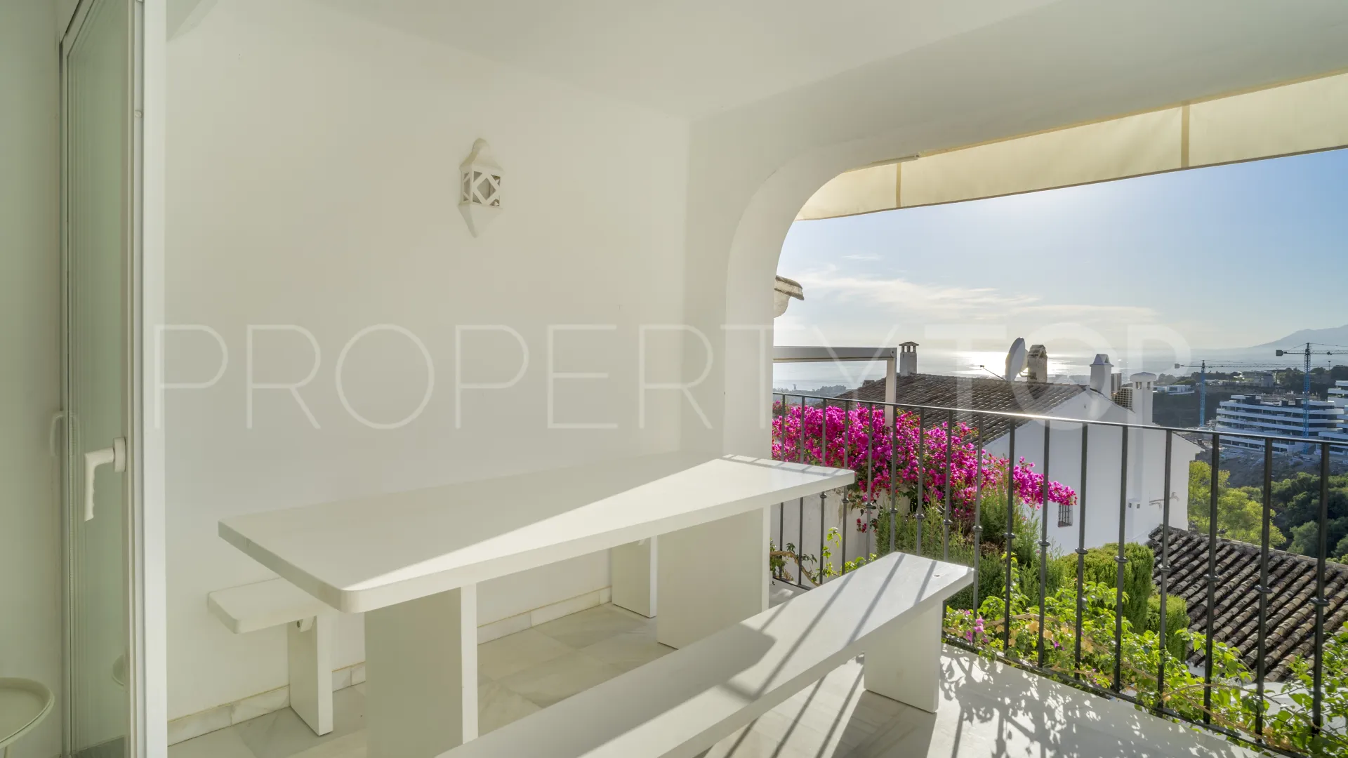 Town house for sale in Lomas de los Monteros with 4 bedrooms