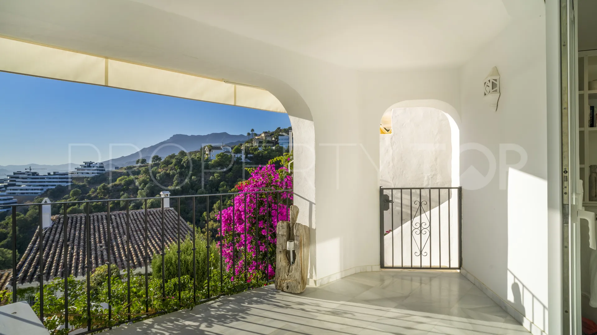Town house for sale in Lomas de los Monteros with 4 bedrooms