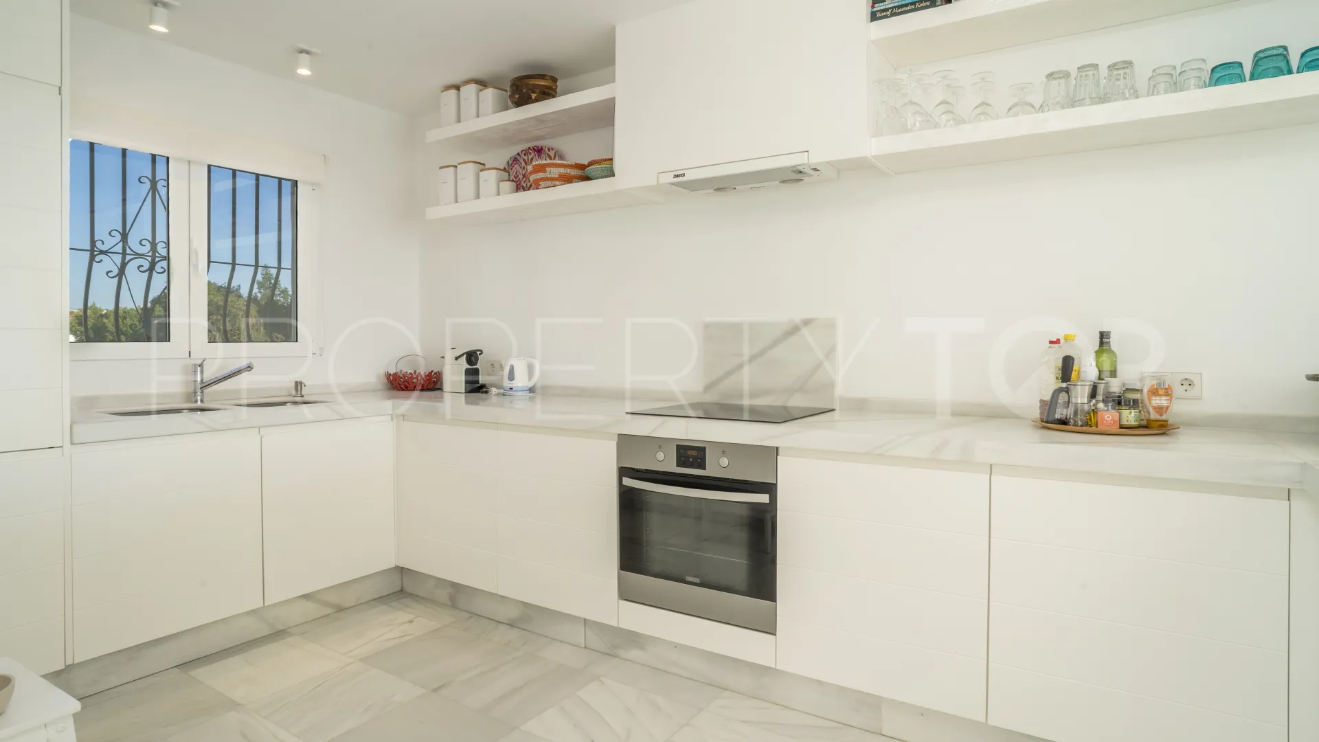 Town house for sale in Lomas de los Monteros with 4 bedrooms
