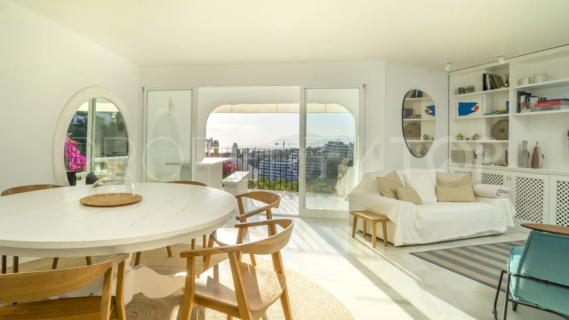 Town house for sale in Lomas de los Monteros with 4 bedrooms