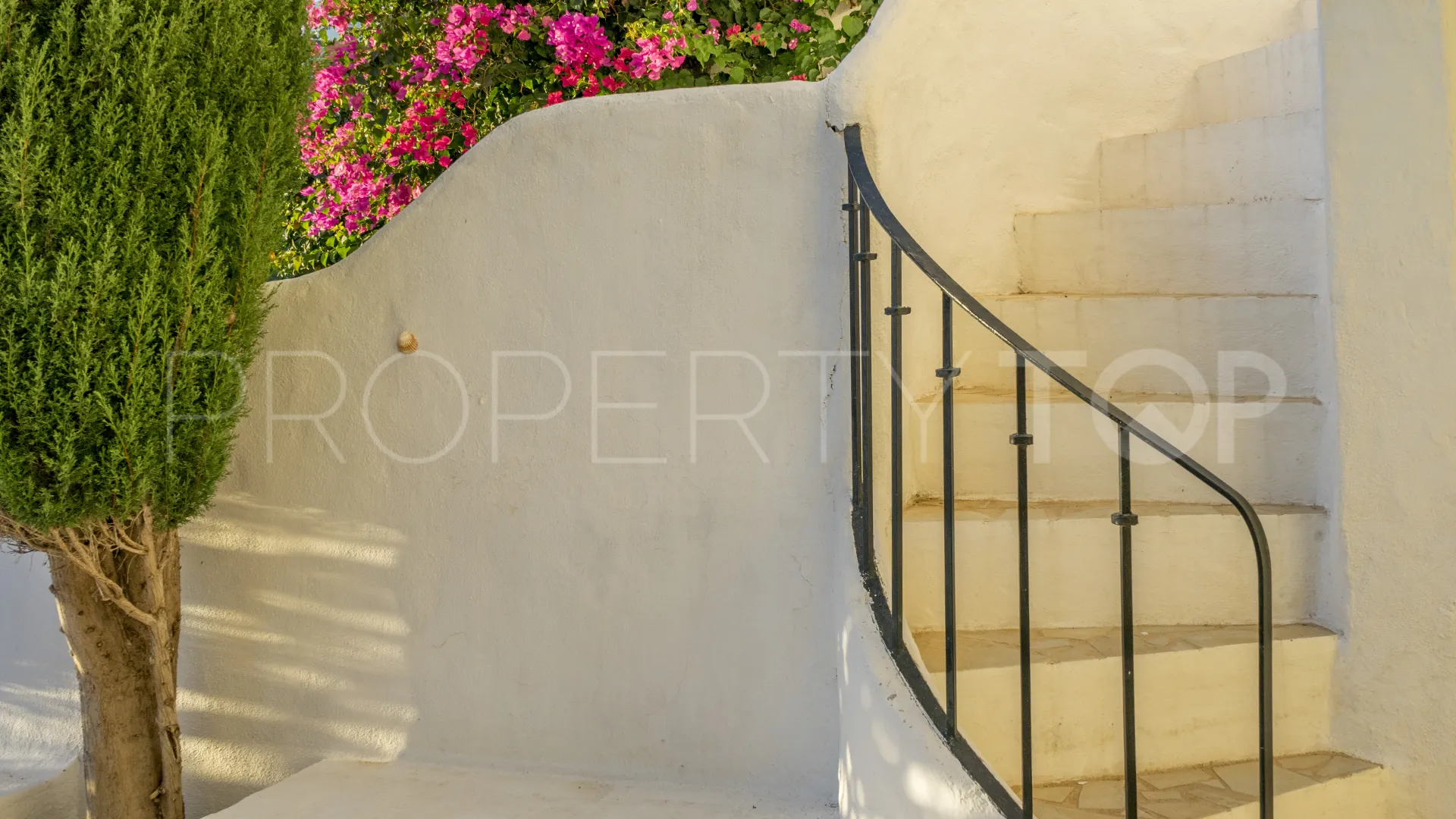 Town house for sale in Lomas de los Monteros with 4 bedrooms