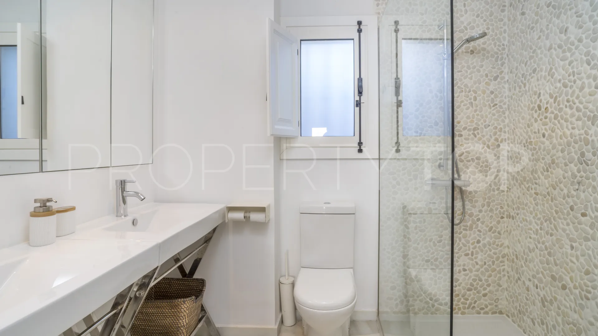 Town house for sale in Lomas de los Monteros with 4 bedrooms