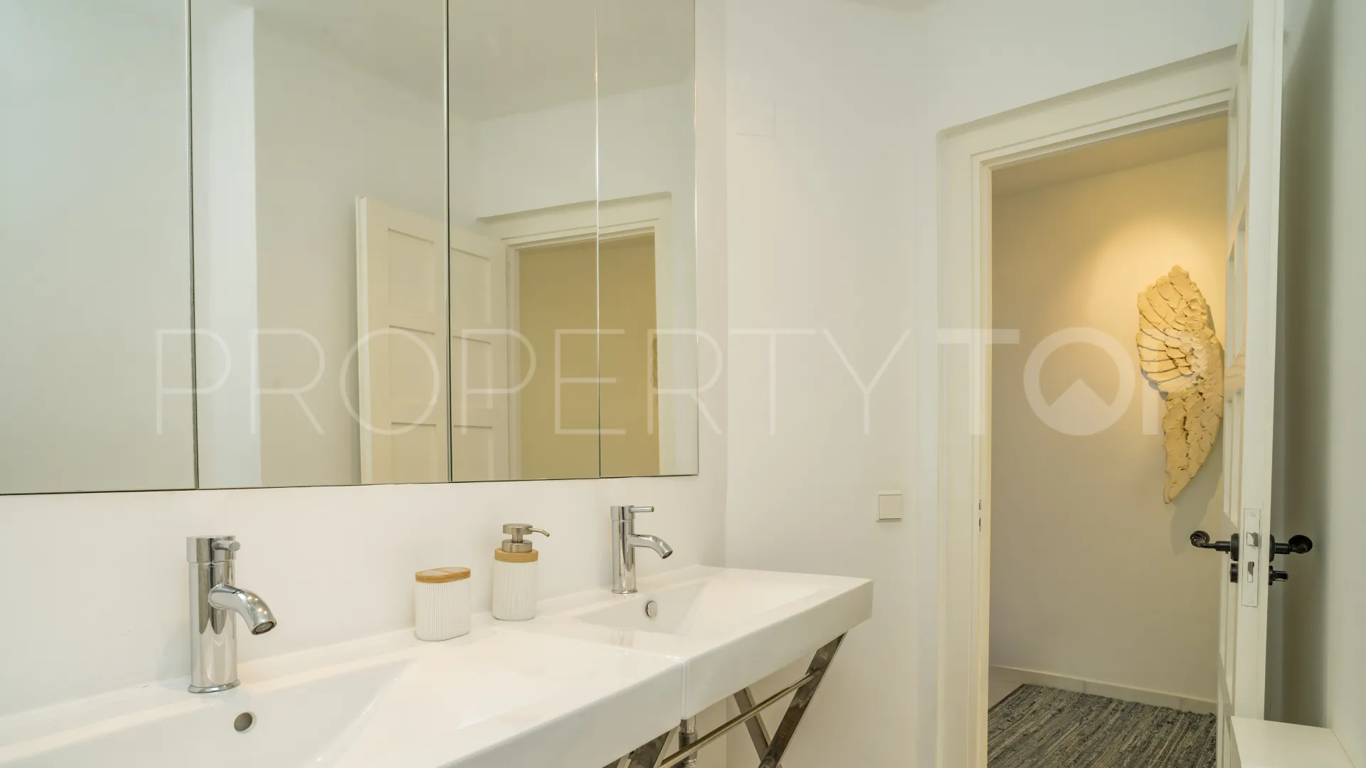 Town house for sale in Lomas de los Monteros with 4 bedrooms