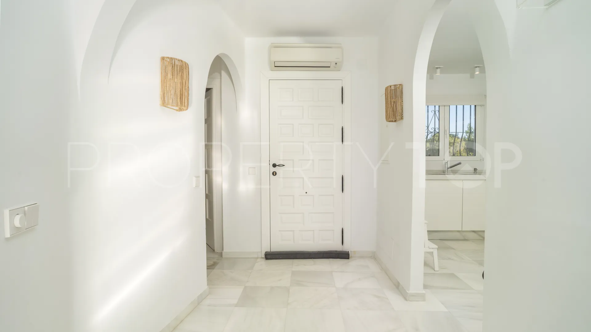 Town house for sale in Lomas de los Monteros with 4 bedrooms