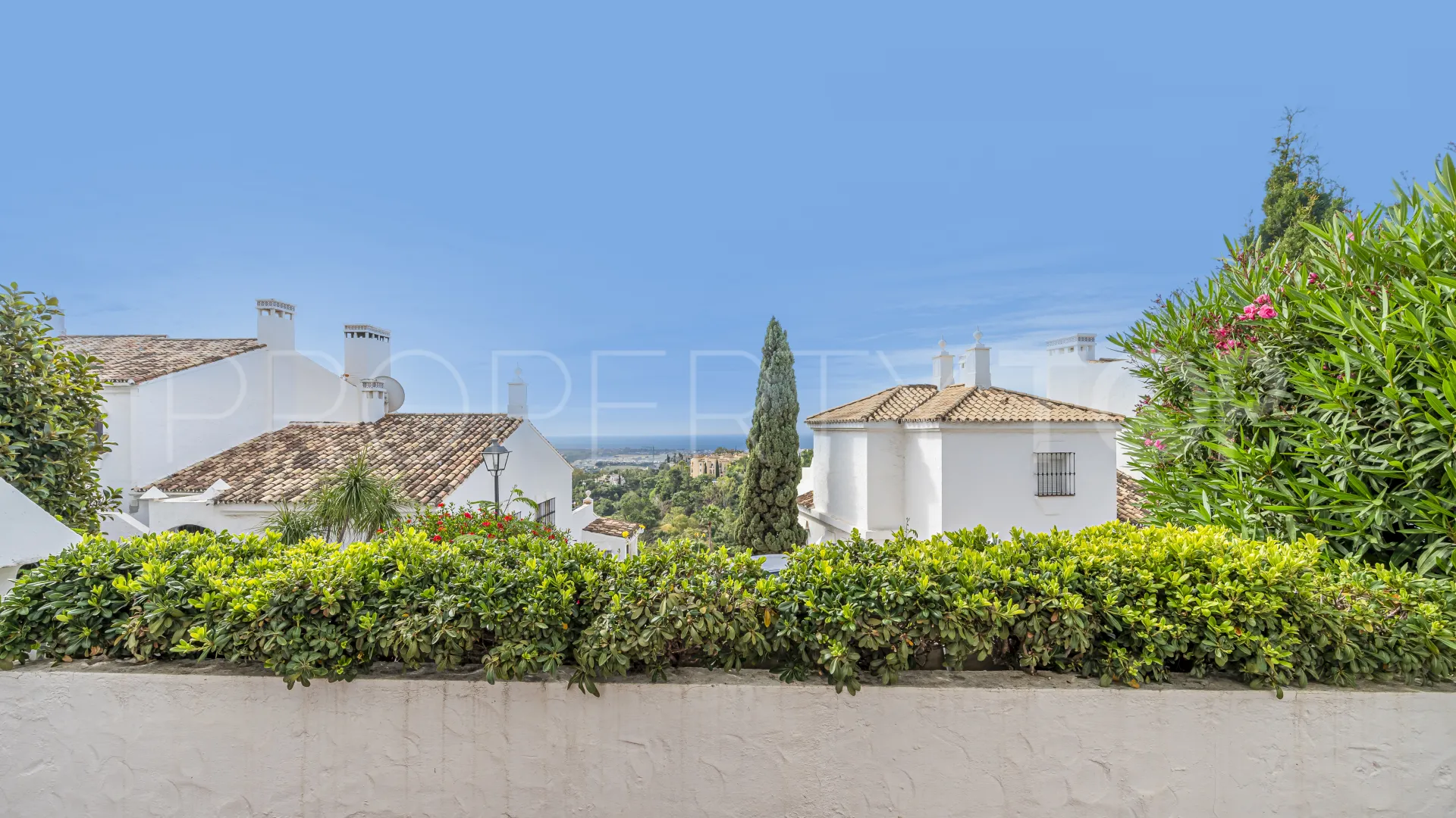 Apartamento con 2 dormitorios a la venta en Las Colinas de Marbella