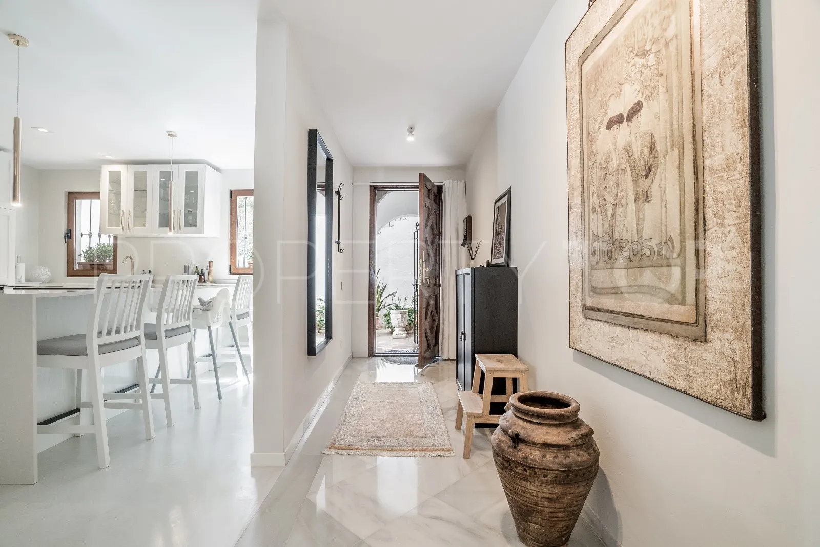 Apartamento con 2 dormitorios a la venta en Las Colinas de Marbella
