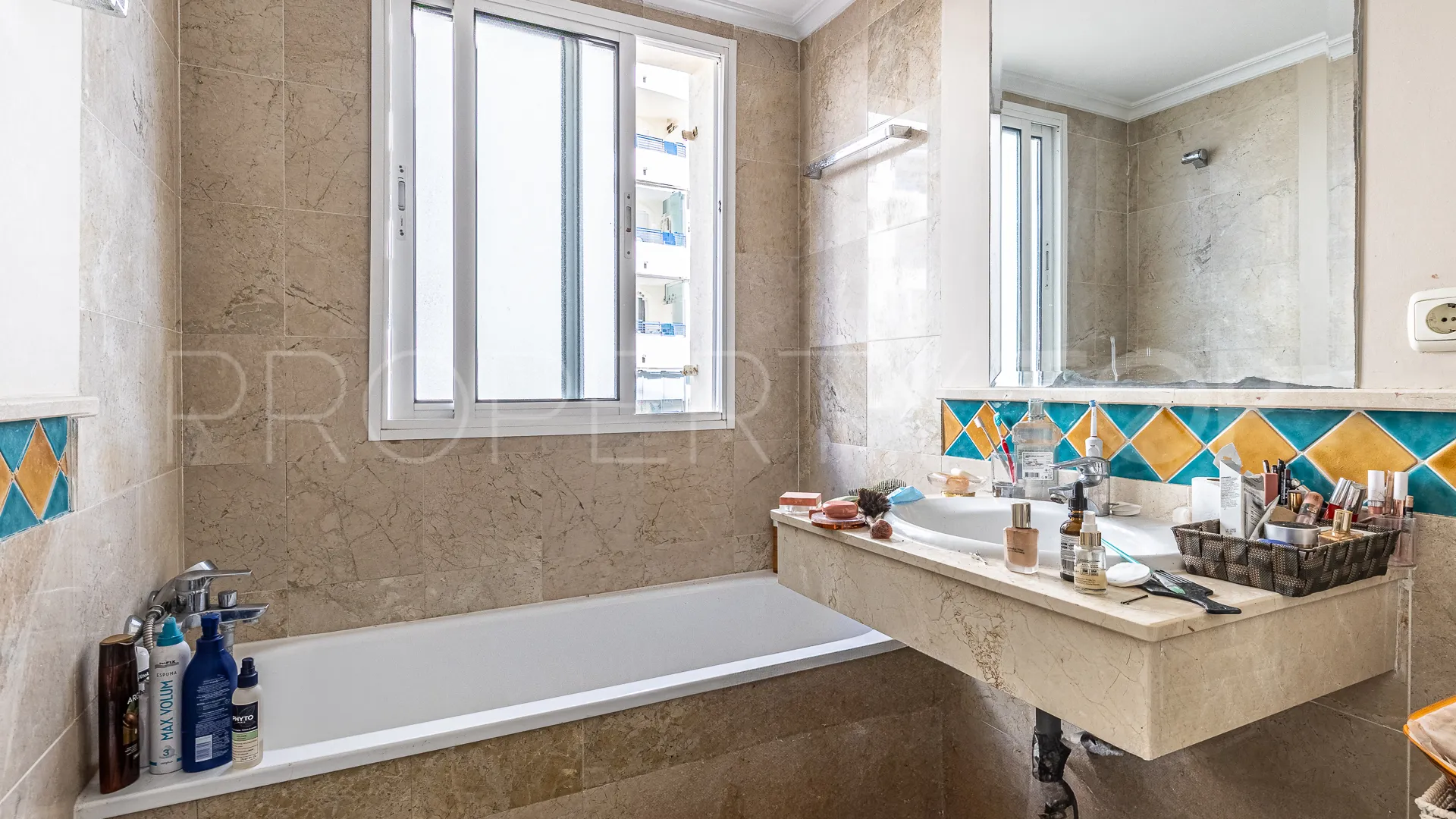 Playa Bajadilla - Puertos, apartamento en venta de 3 dormitorios