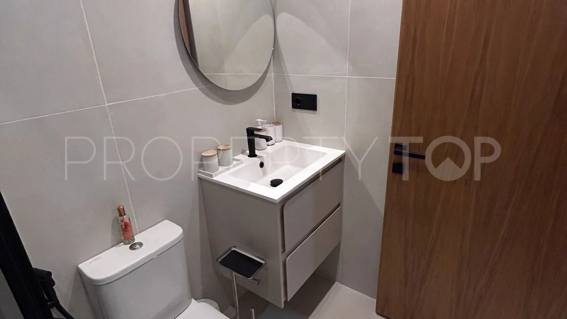 Se vende apartamento planta baja con 2 dormitorios en Andalucia del Mar