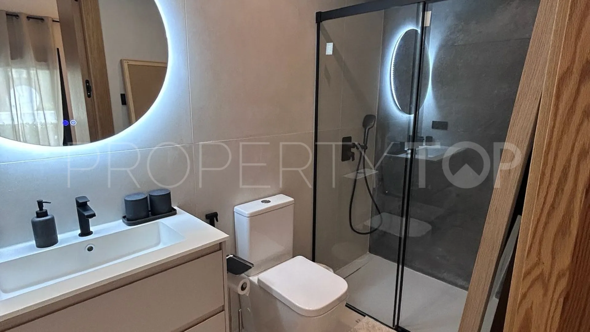 Se vende apartamento planta baja con 2 dormitorios en Andalucia del Mar