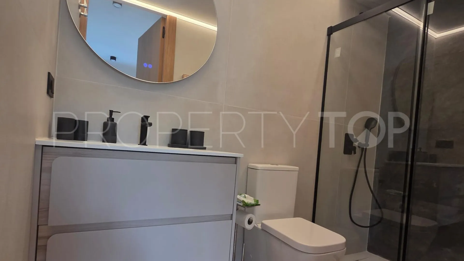 Se vende apartamento planta baja con 2 dormitorios en Andalucia del Mar