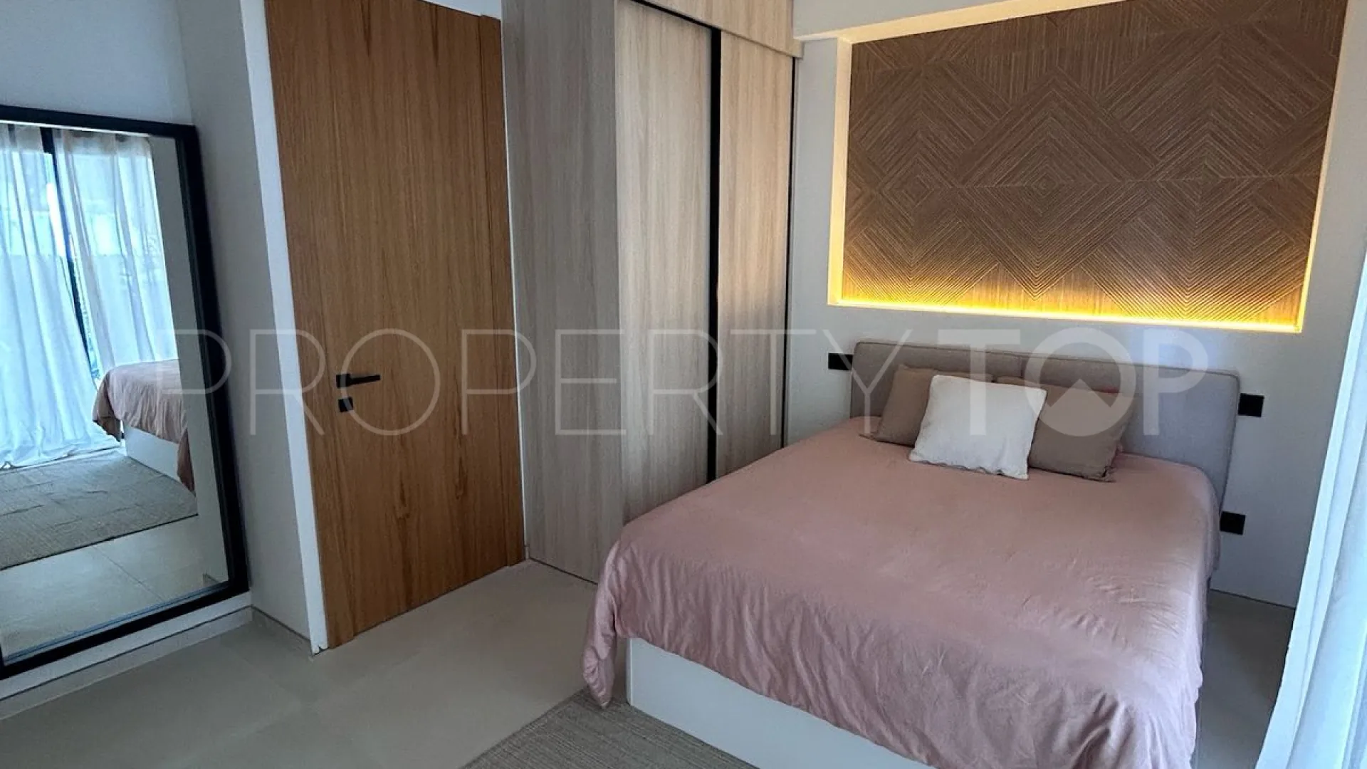 Se vende apartamento planta baja con 2 dormitorios en Andalucia del Mar