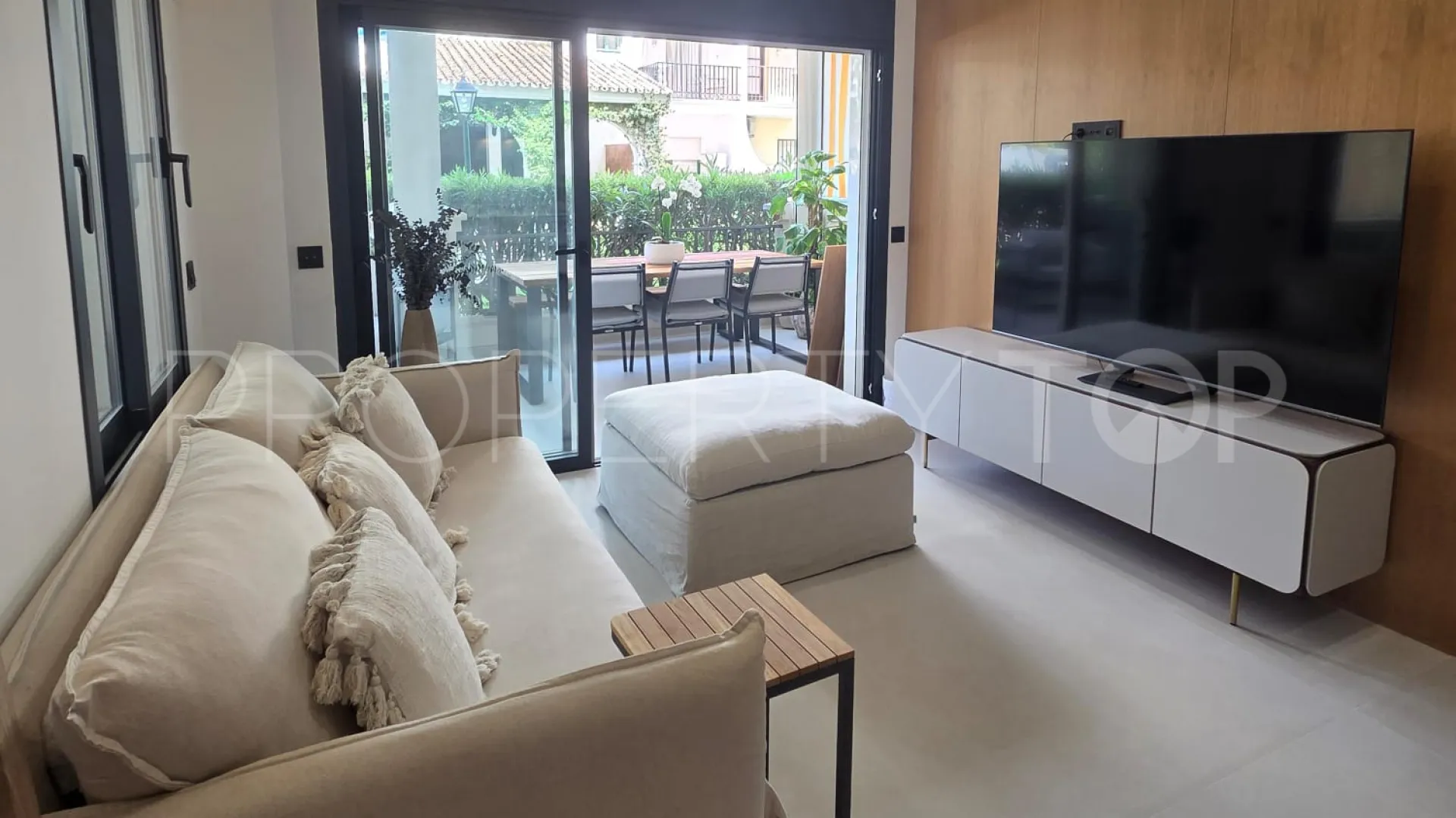 Se vende apartamento planta baja con 2 dormitorios en Andalucia del Mar