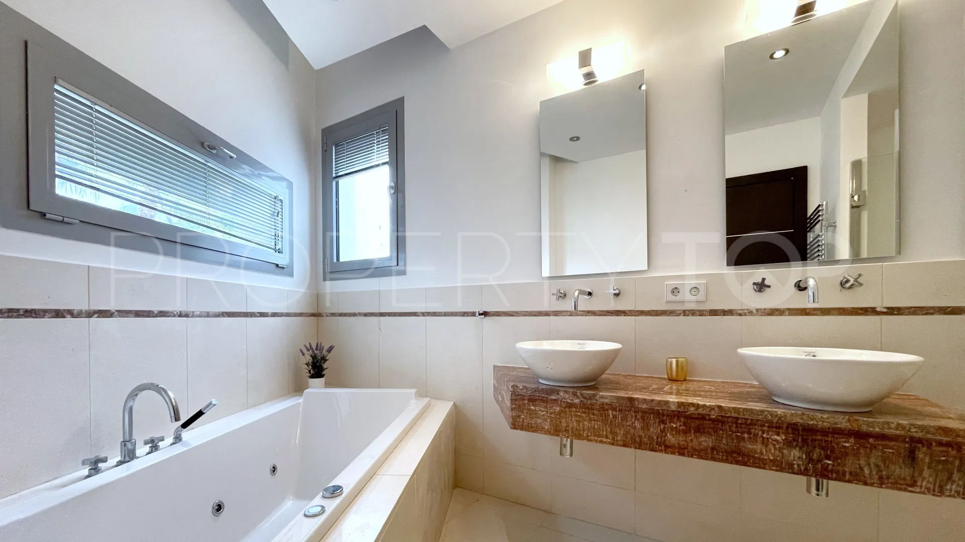 Semi detached house with 5 bedrooms for sale in Meisho Hills