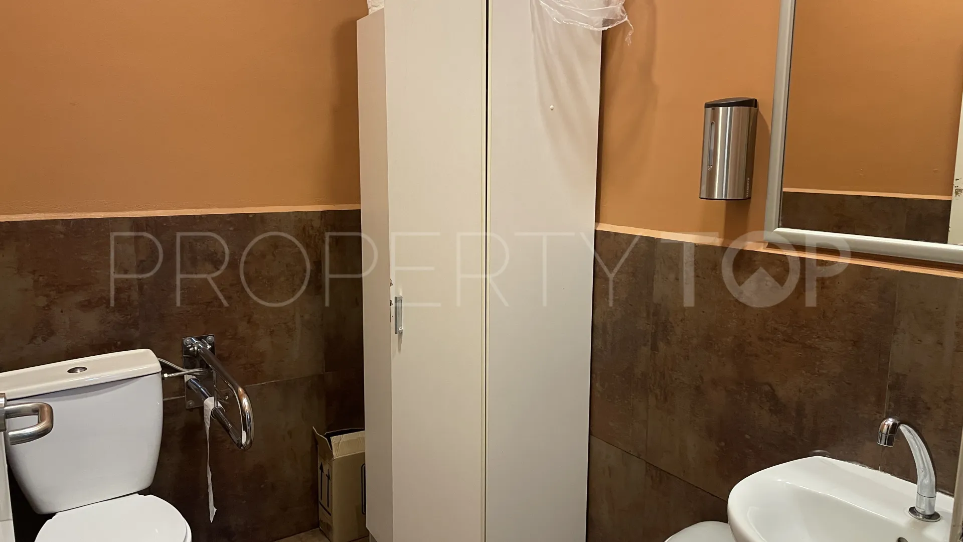 For sale La Campana commercial premises