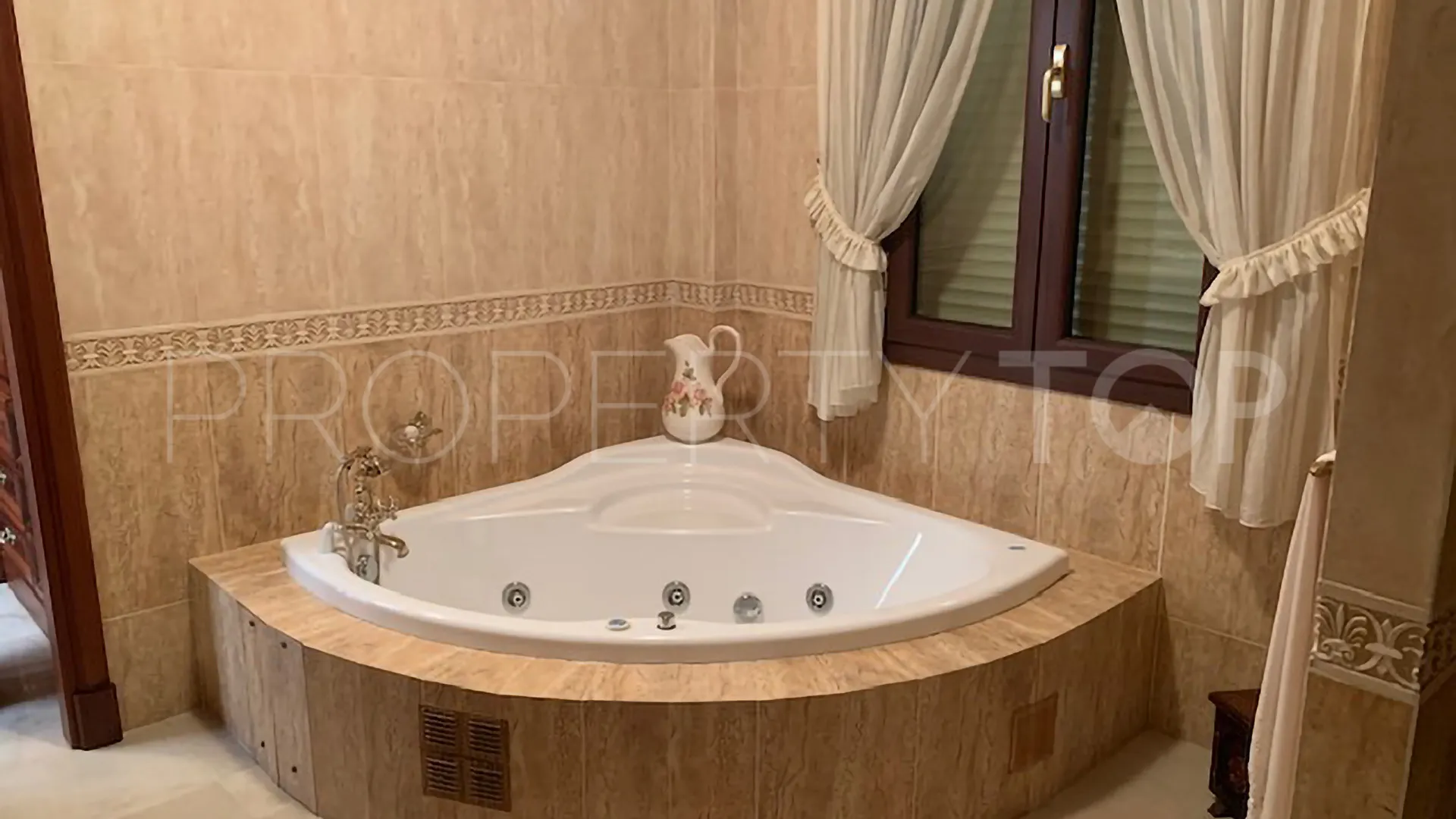 Comprar villa en Alta Vista