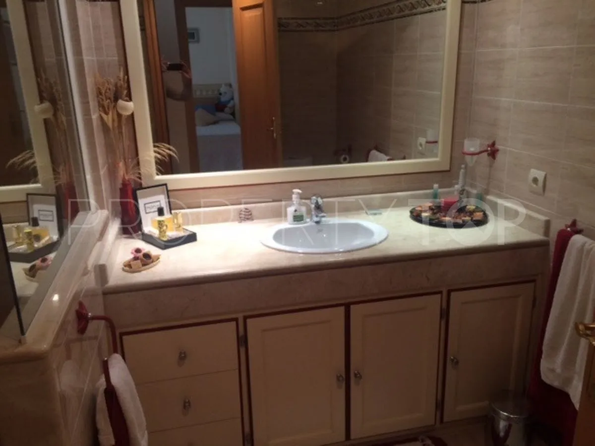 Town house with 4 bedrooms for sale in Selwo Hills