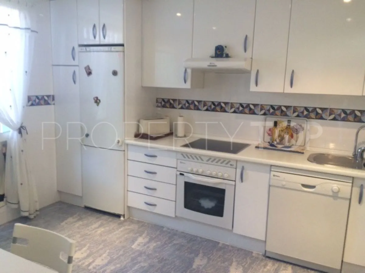 Town house with 4 bedrooms for sale in Selwo Hills