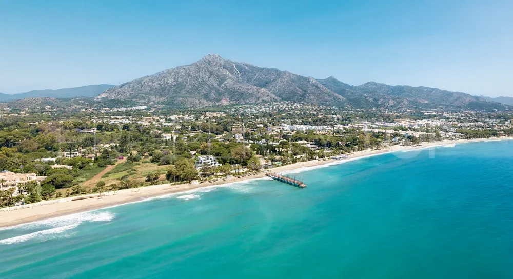 Plot for sale in Elviria