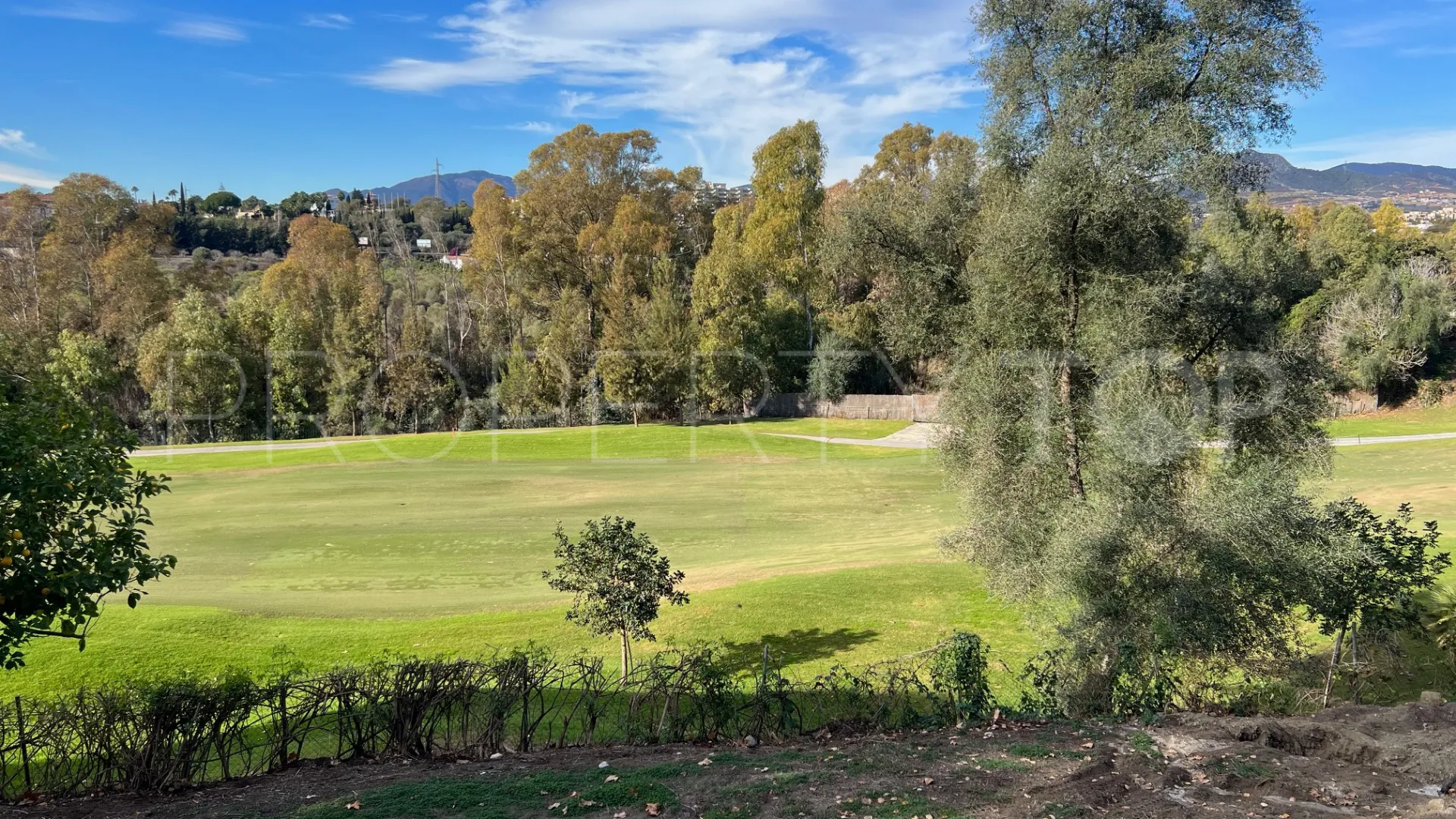 Parcela a la venta en Guadalmina Alta
