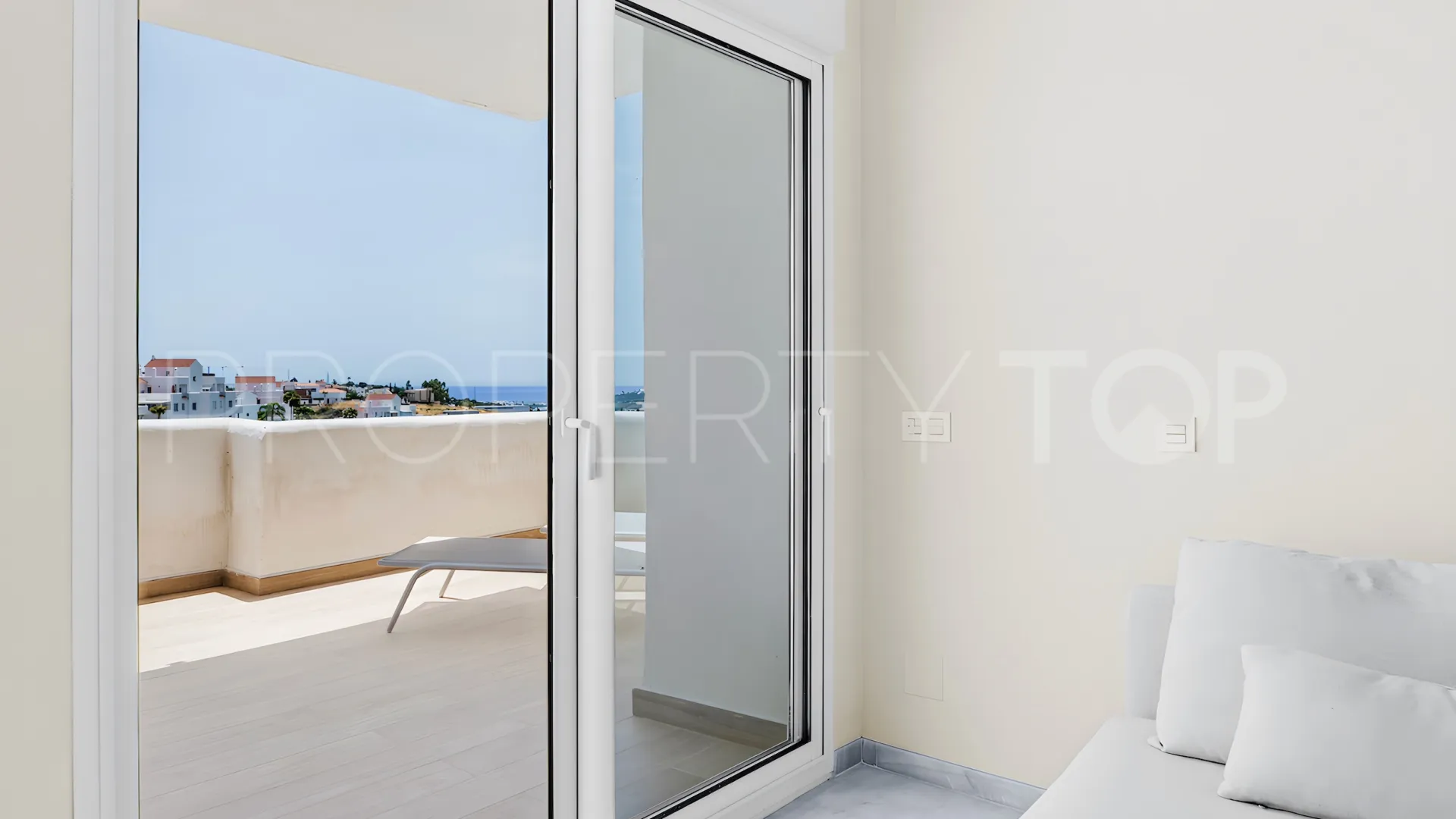 Buy 2 bedrooms apartment in Valle Romano