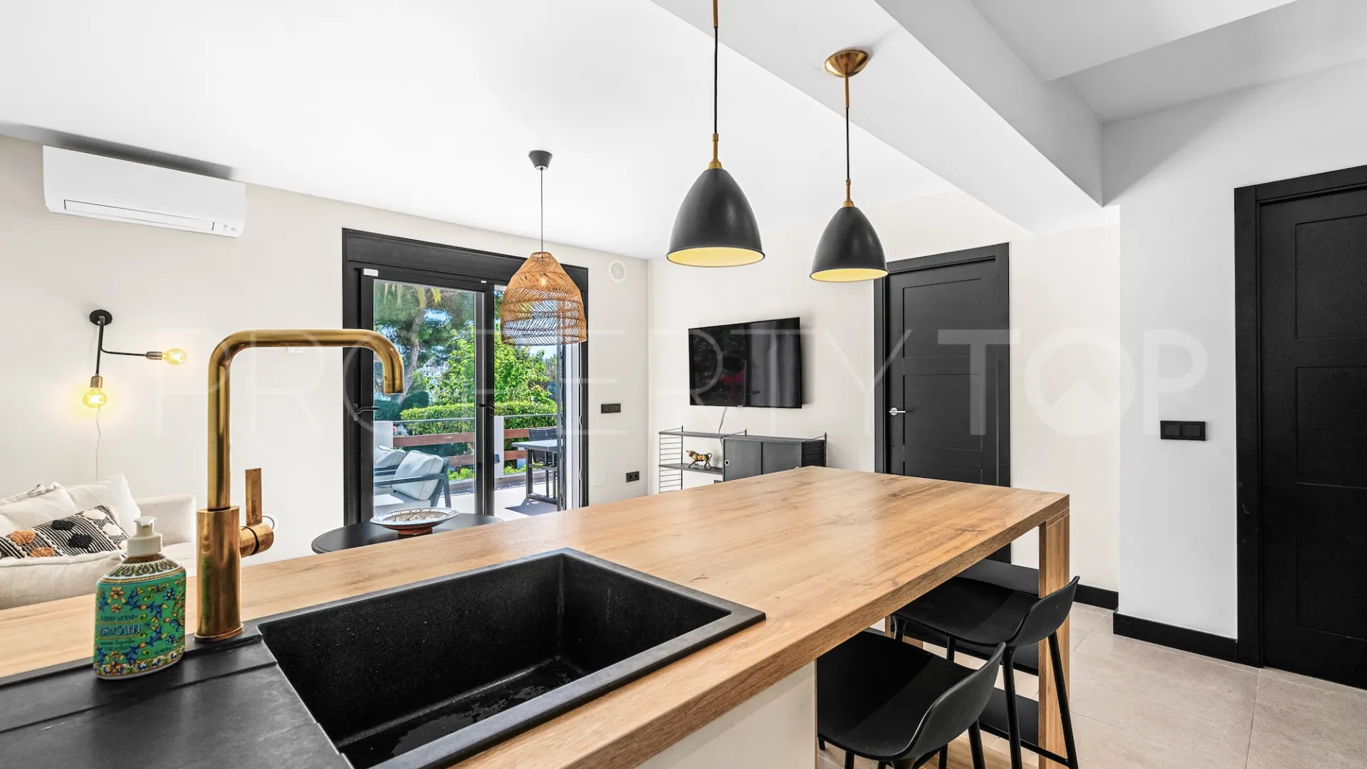Comprar apartamento planta baja en Nueva Andalucia