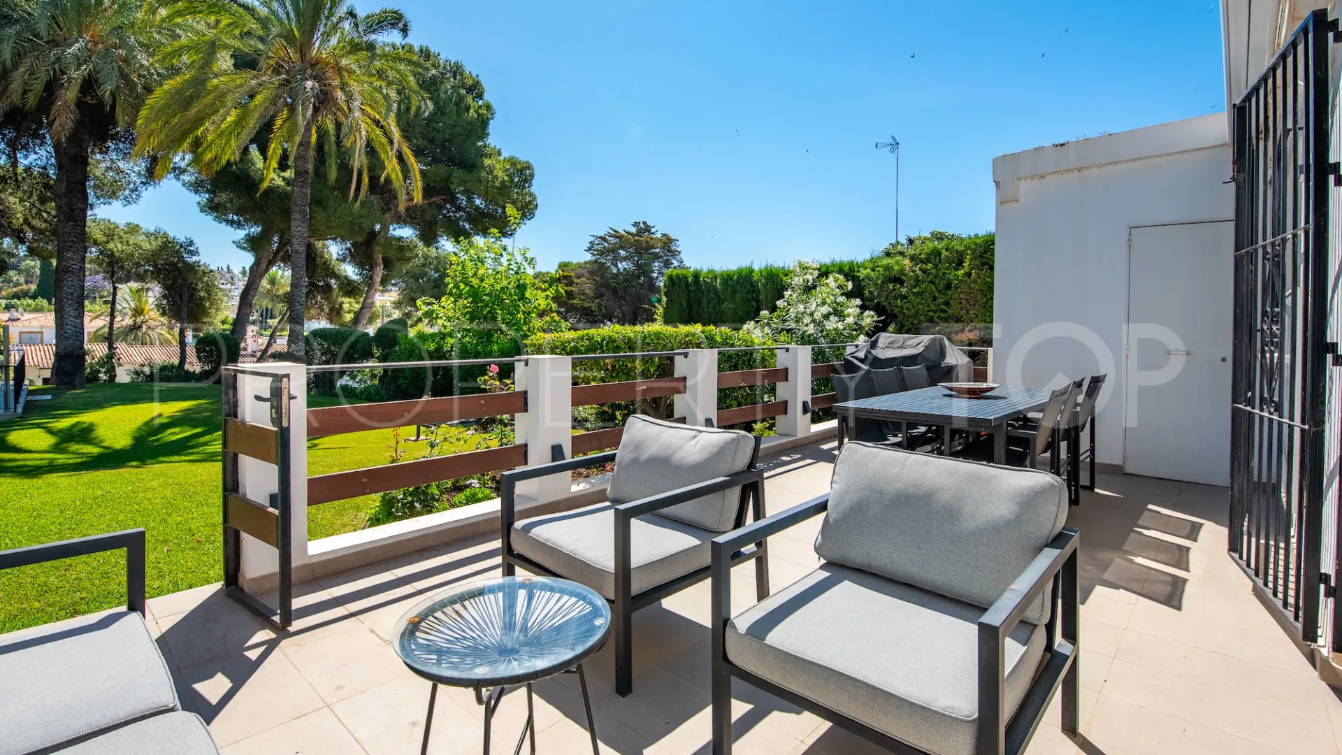 Comprar apartamento planta baja en Nueva Andalucia