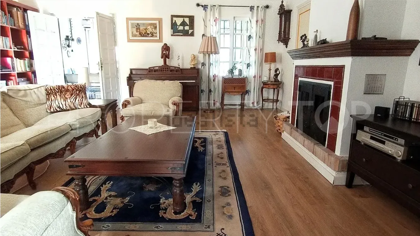 Se vende villa en Linda Vista Alta de 4 dormitorios
