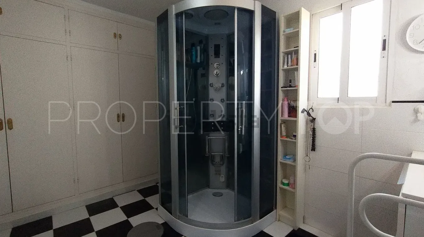 Se vende villa en Linda Vista Alta de 4 dormitorios