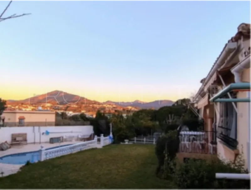 Se vende villa en Linda Vista Alta de 4 dormitorios
