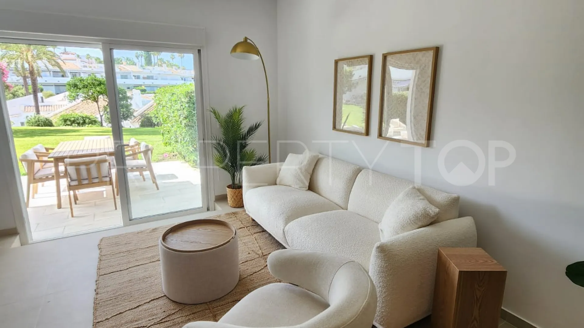 Comprar apartamento planta baja en Los Dragos