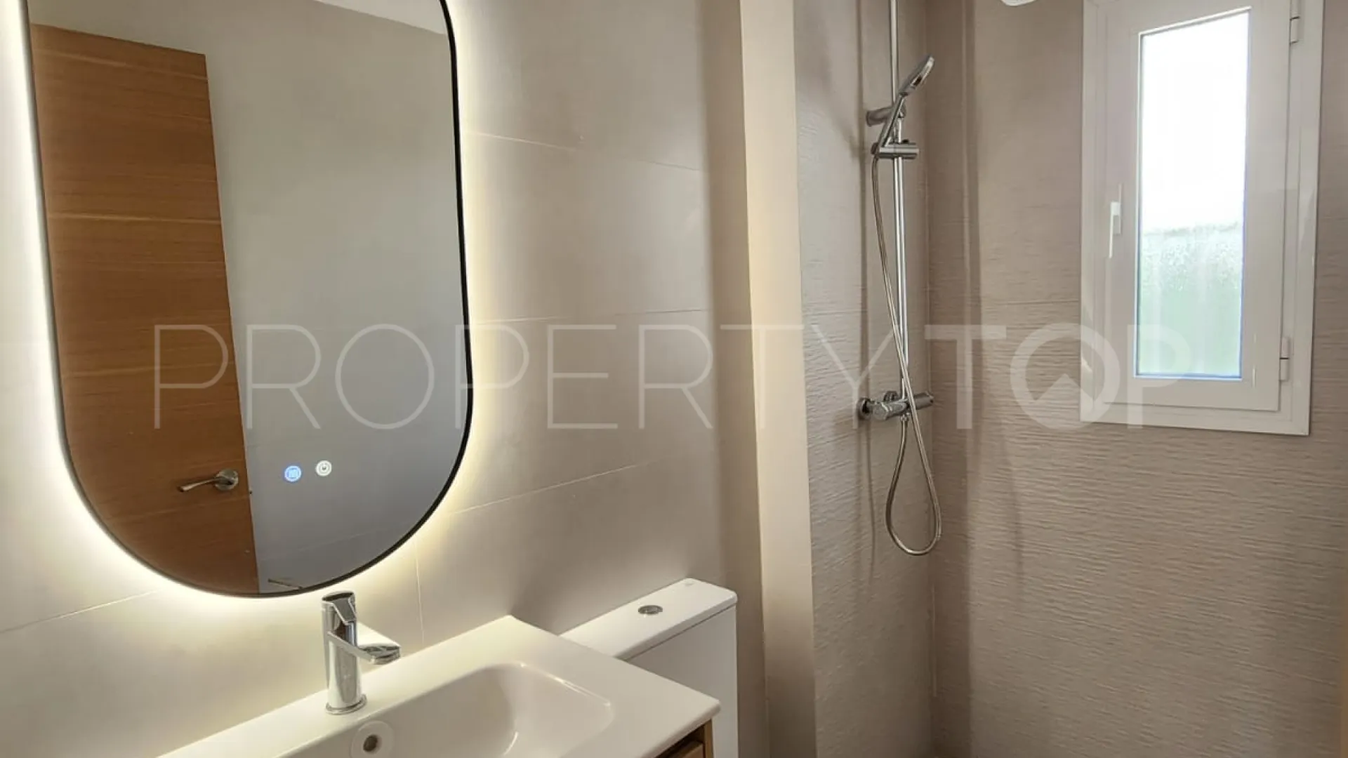 Comprar apartamento planta baja en Los Dragos