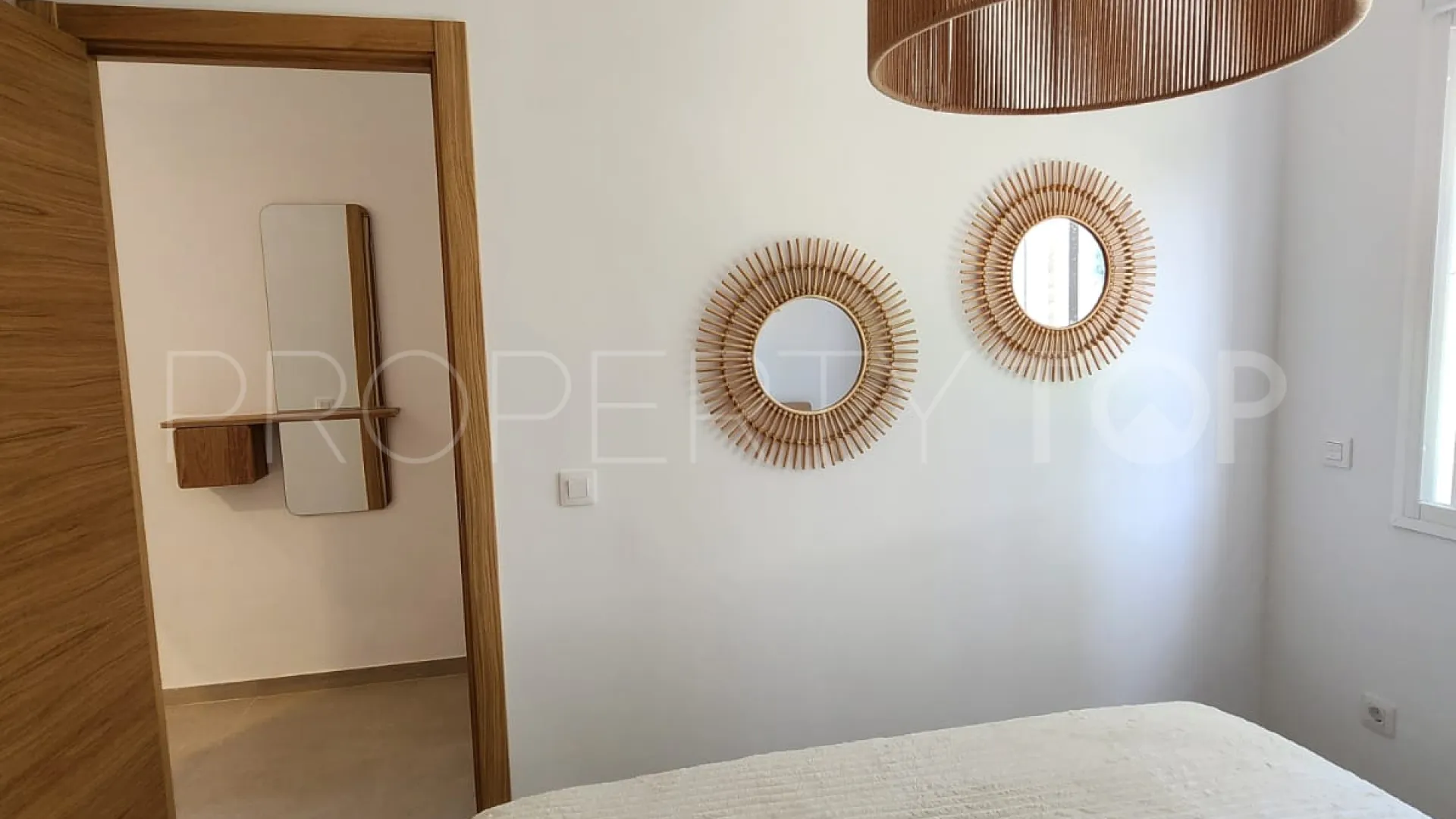 Comprar apartamento planta baja en Los Dragos