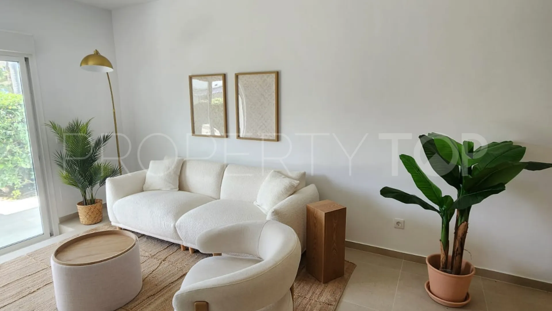 Comprar apartamento planta baja en Los Dragos