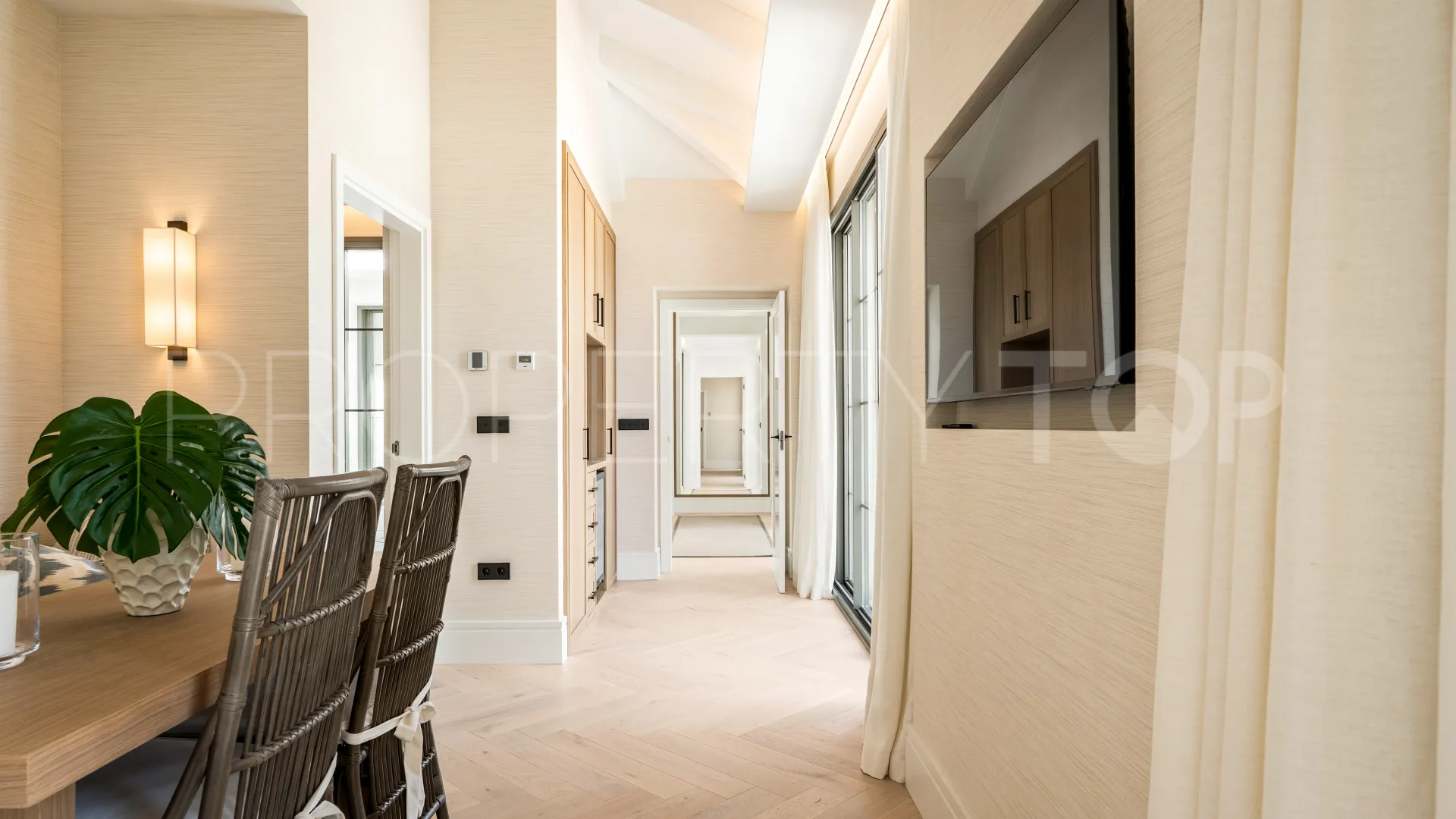 Nagüeles villa for sale