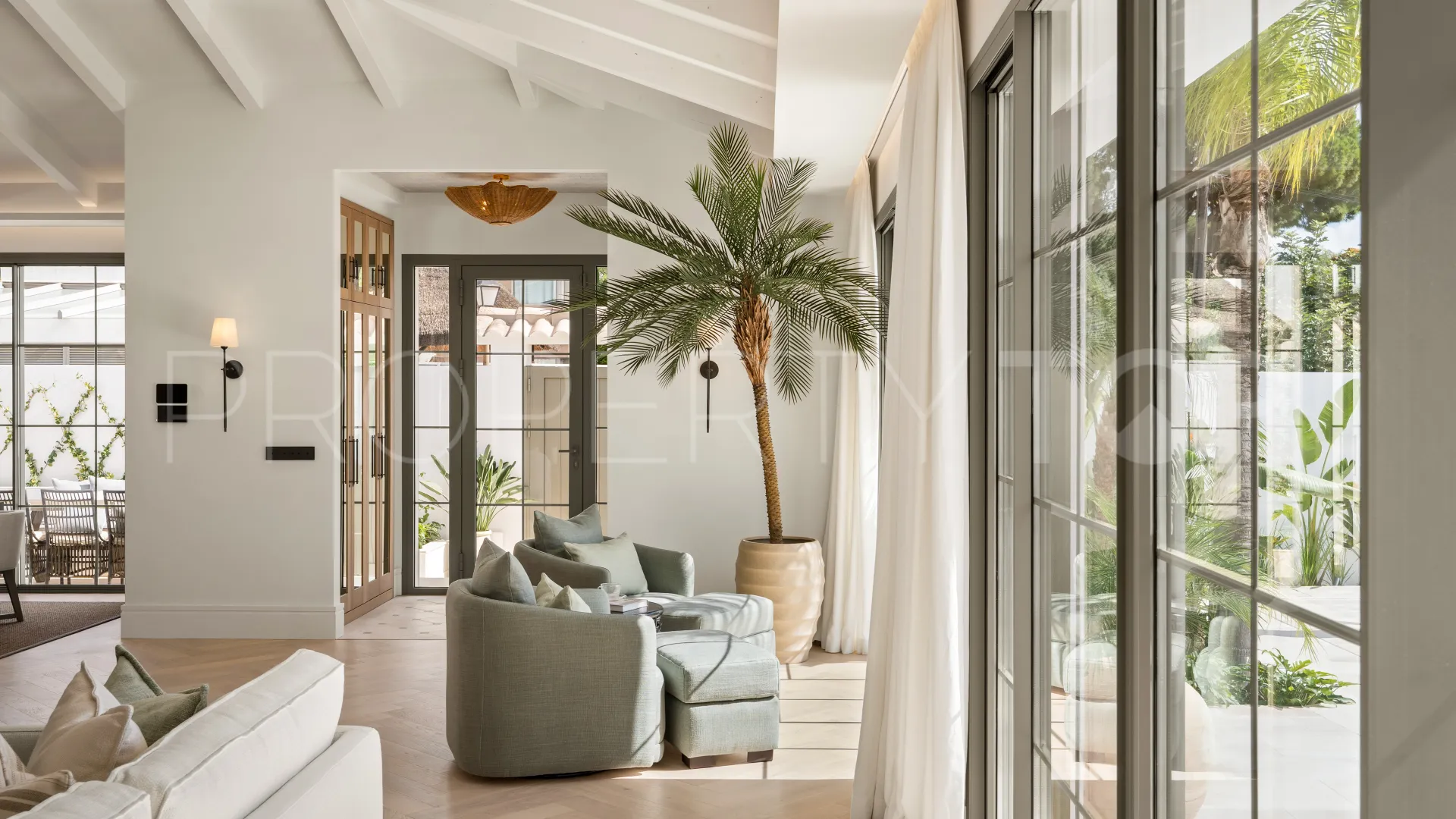 Nagüeles villa for sale