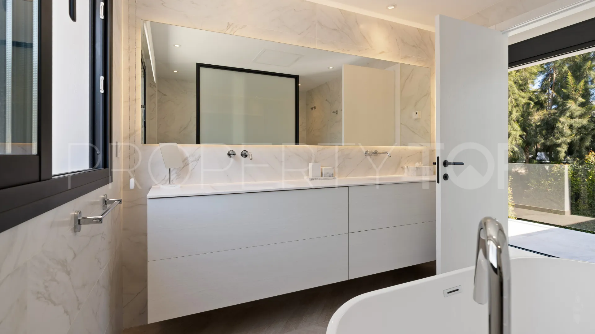 Nueva Andalucia, villa a la venta de 4 dormitorios