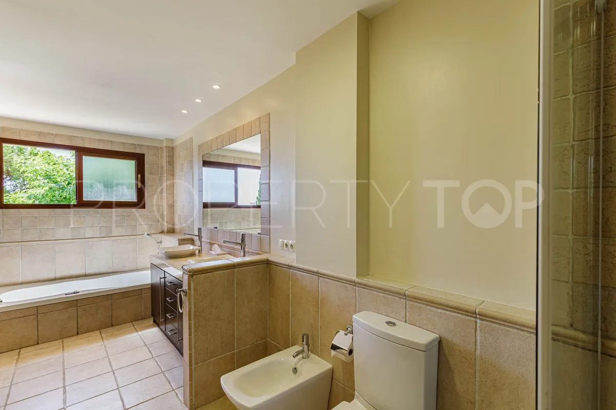 Villa for sale in Los Arqueros