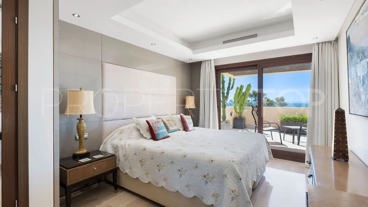 Buy Estepona apartment