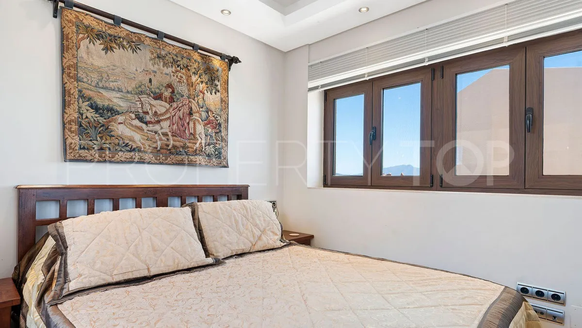 Buy Estepona apartment
