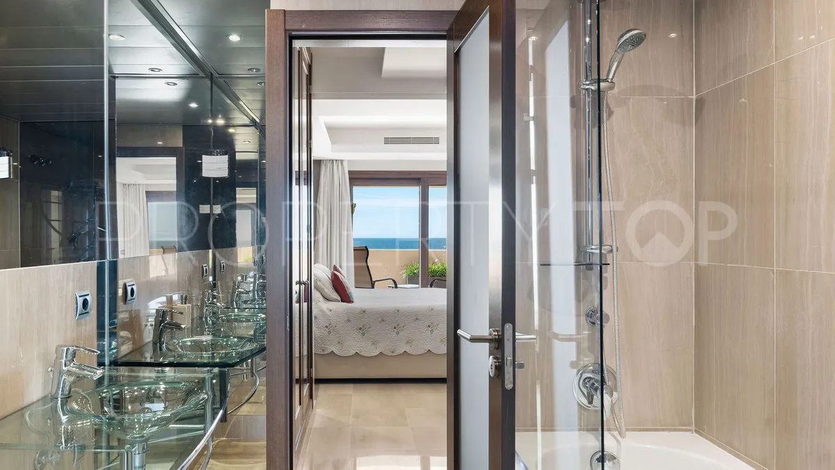 Buy Estepona apartment