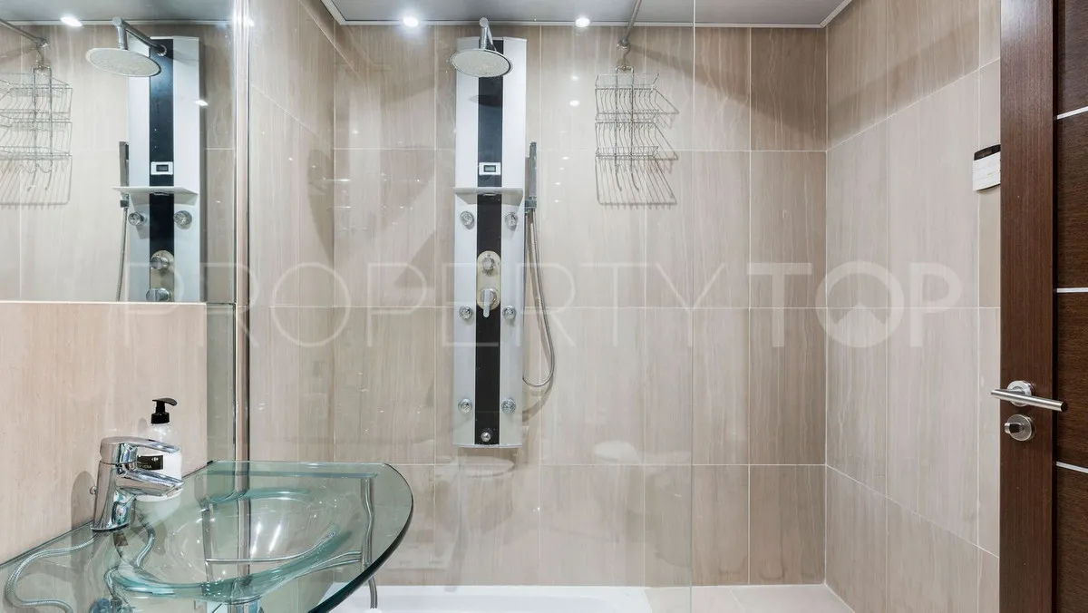 Buy Estepona apartment