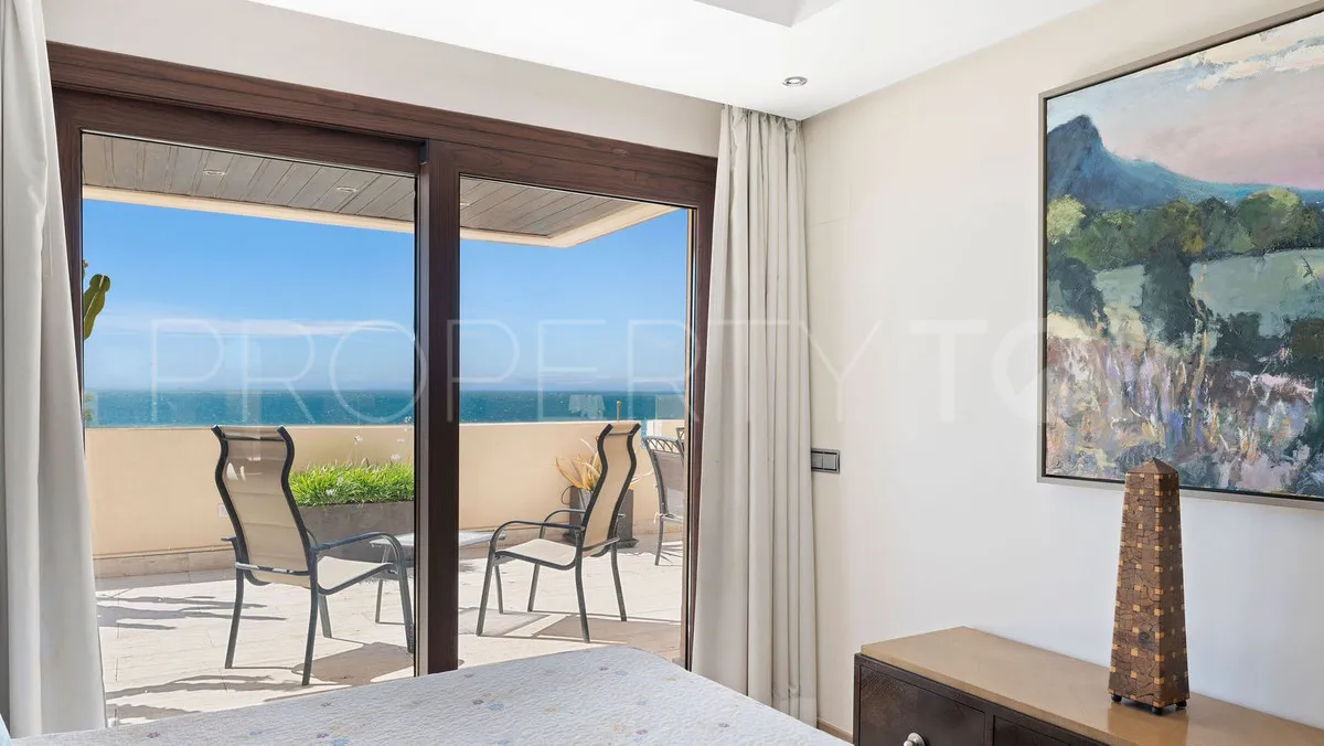 Buy Estepona apartment