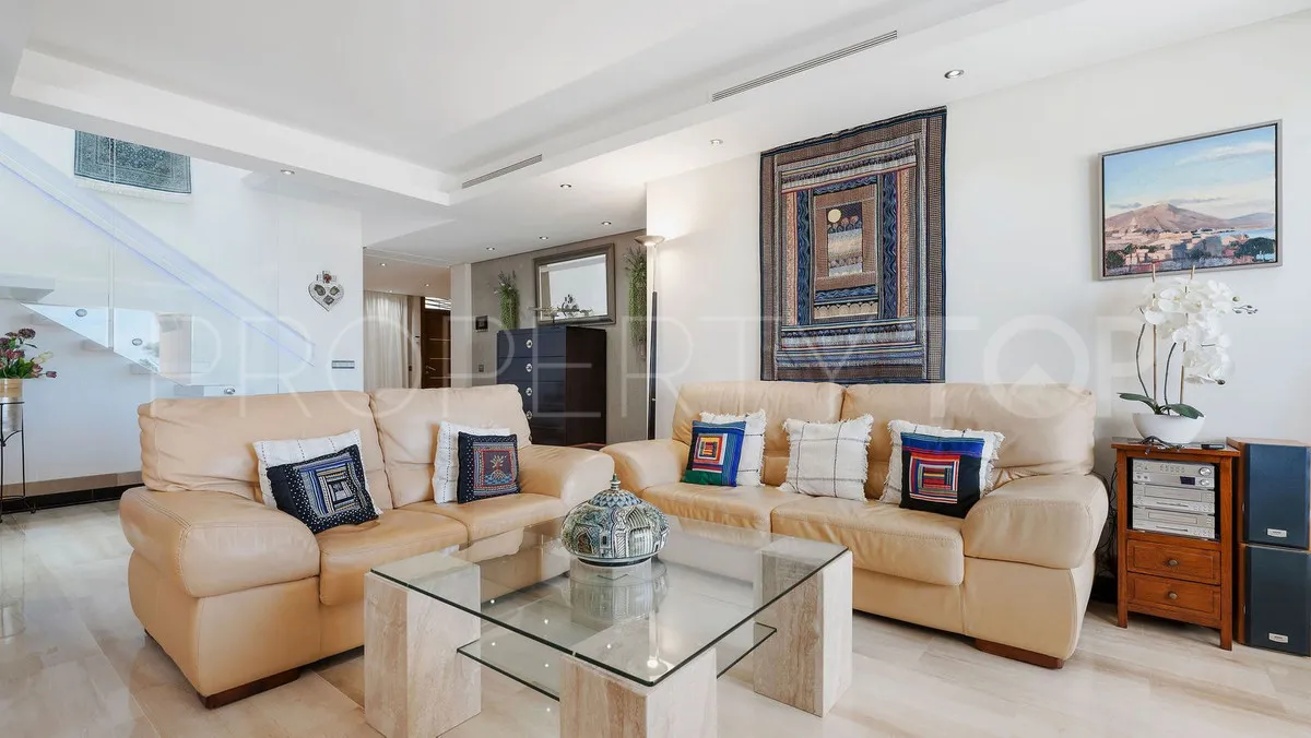 Buy Estepona apartment
