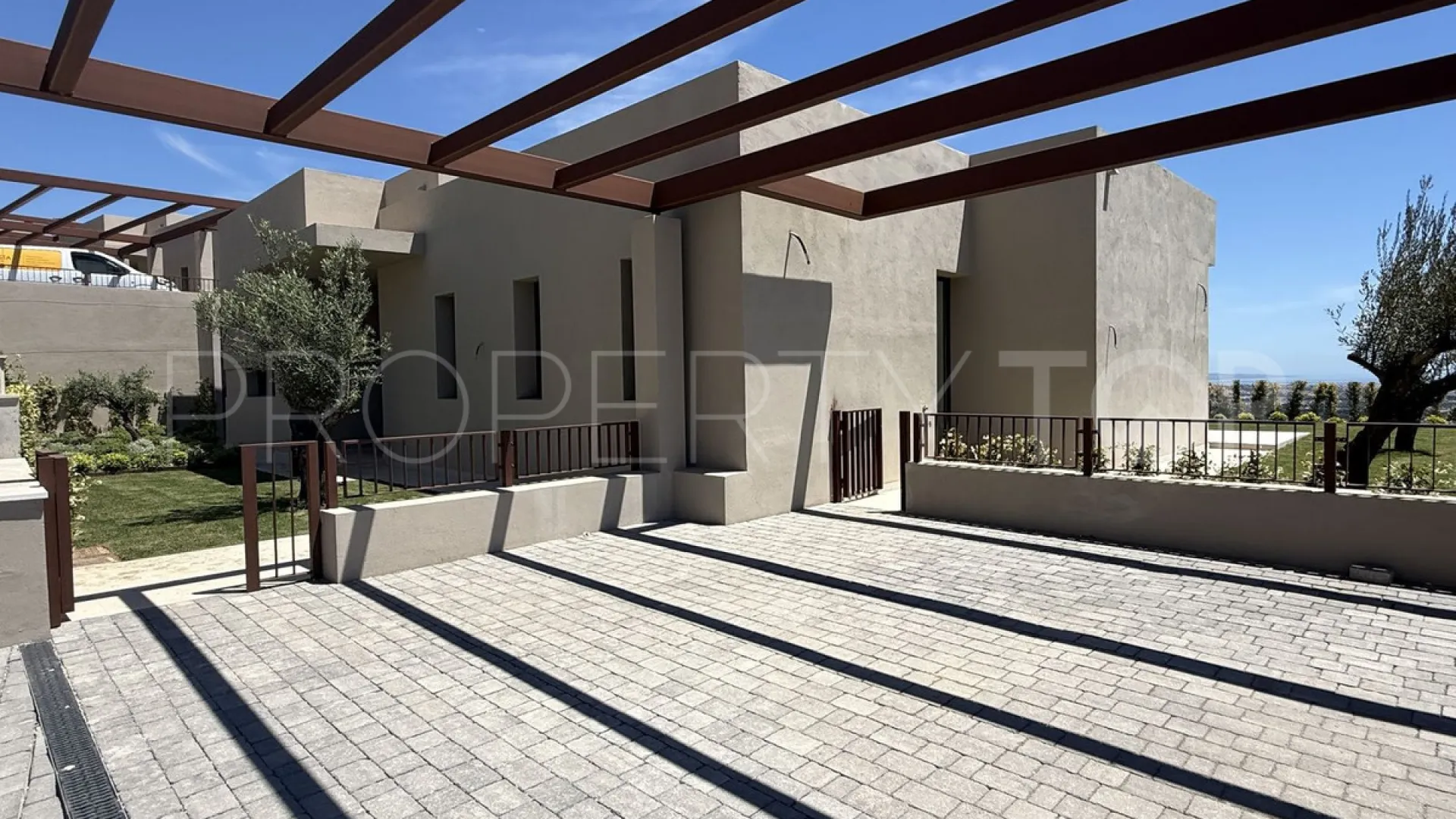 For sale villa in Benahavis with 3 bedrooms