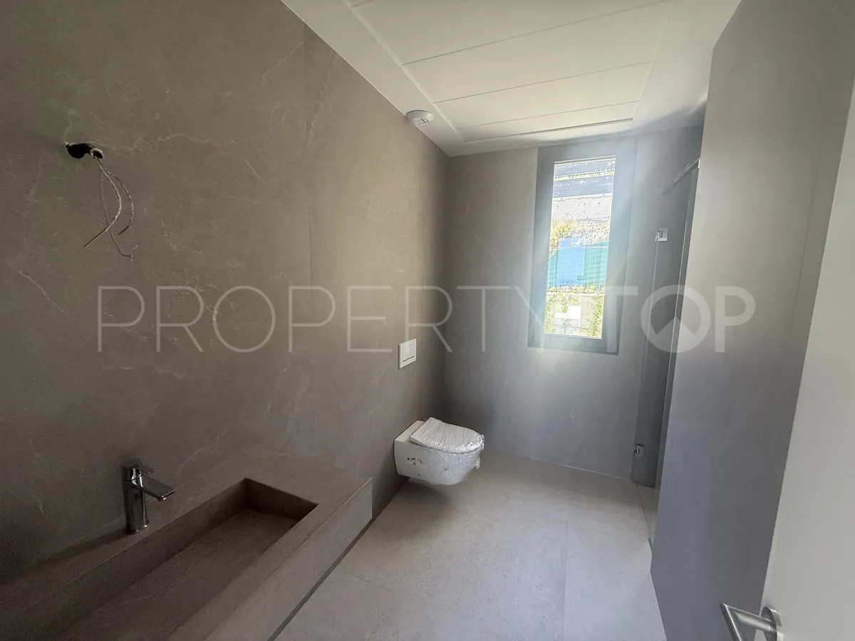 For sale villa in Benahavis with 3 bedrooms