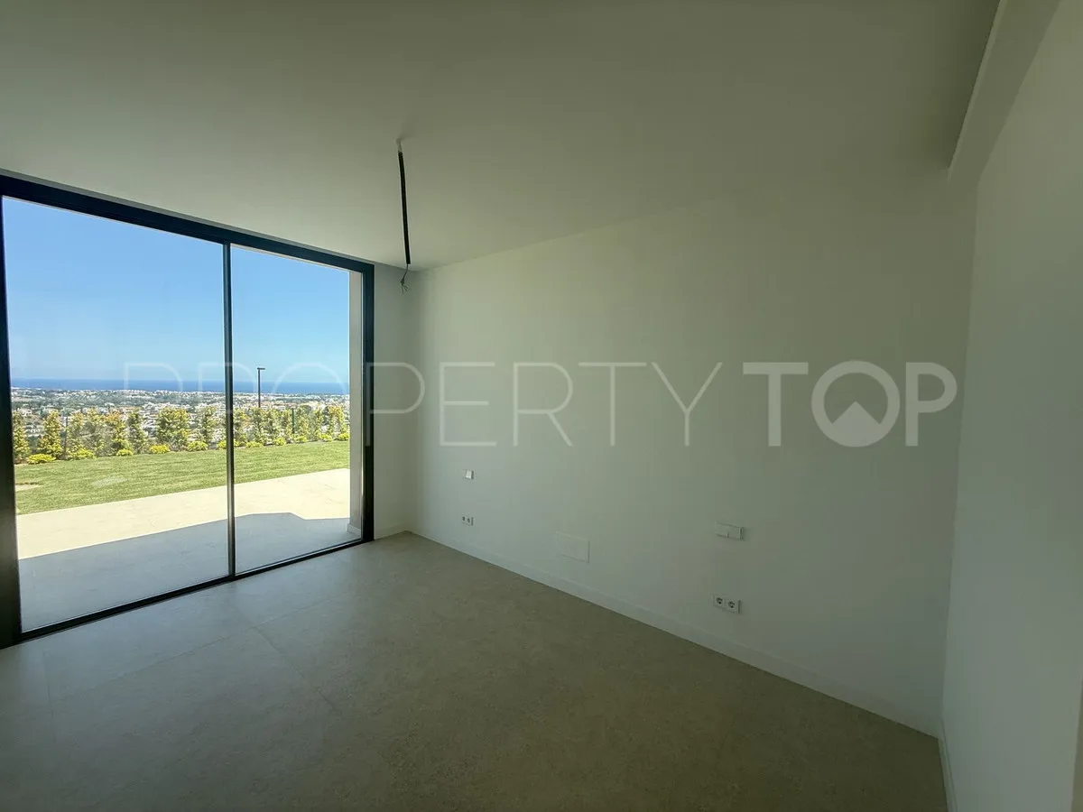 For sale villa in Benahavis with 3 bedrooms