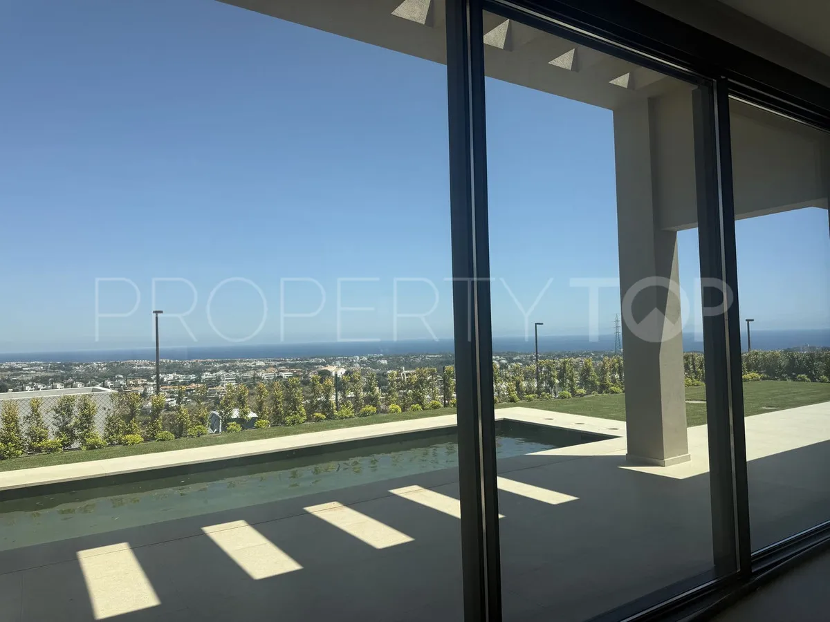 For sale villa in Benahavis with 3 bedrooms
