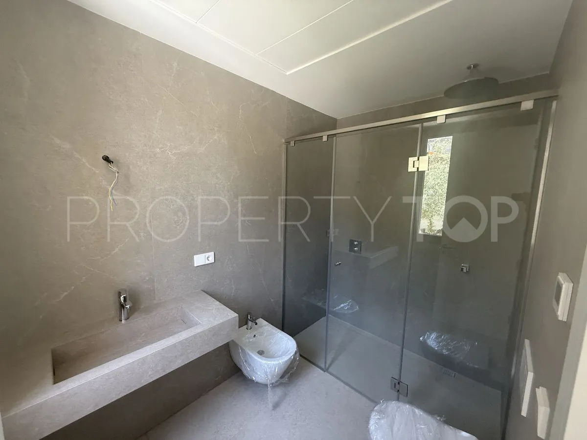 For sale villa in Benahavis with 3 bedrooms